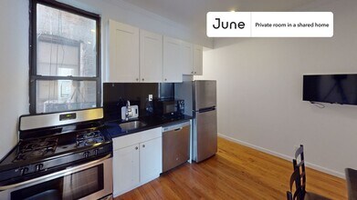 Private bedroom in 3 bed/1 bath Home in New York, NY - Building Photo - Building Photo