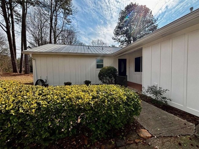 125 Lantern Ridge Dr in Alpharetta, GA - Building Photo - Building Photo