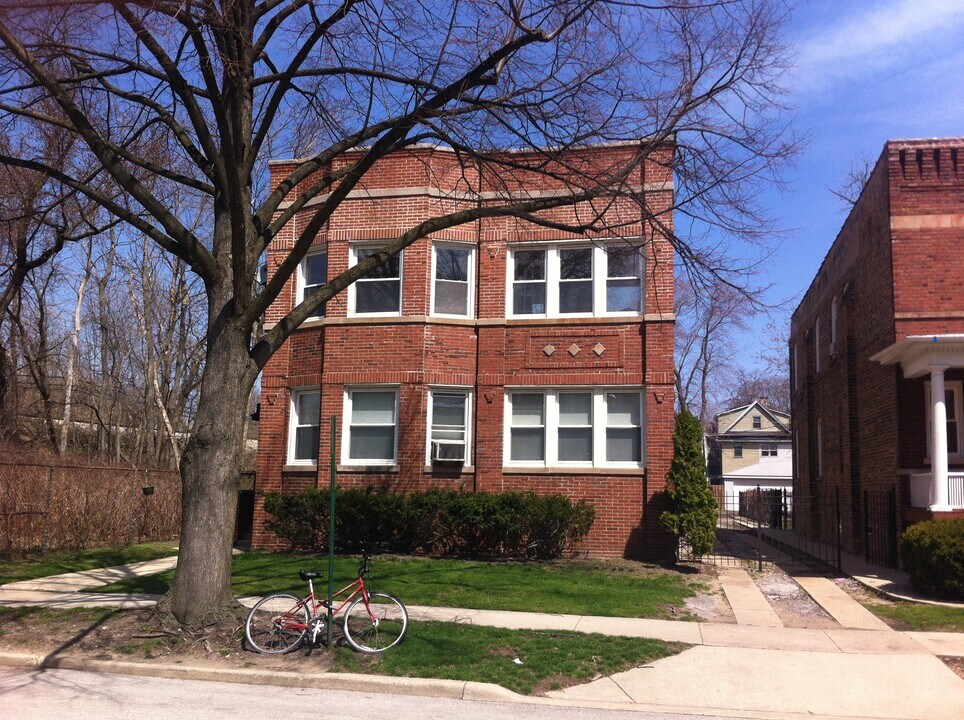 829 Simpson St in Evanston, IL - Foto de edificio