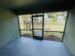 443 Shadow Lakes Dr in Lehigh Acres, FL - Building Photo - Building Photo