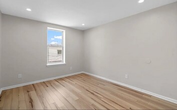 221 Orleans St in Baltimore, MD - Building Photo - Building Photo