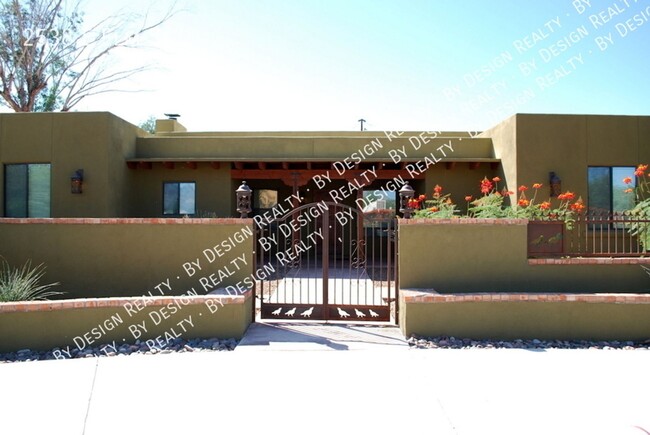 property at 2538 E Elm St