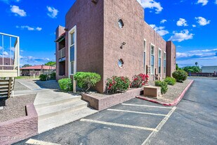 16602 N 25th St in Phoenix, AZ - Building Photo