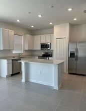 2584 Skyline Lp in Kissimmee, FL - Building Photo - Building Photo