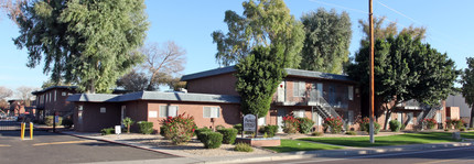 Papago Springs Condominiums in Phoenix, AZ - Building Photo - Building Photo