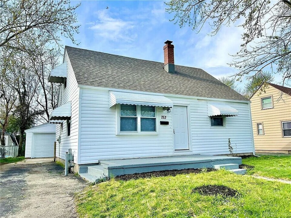753 Cosler Dr in Dayton, OH - Building Photo