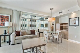 1395 Brickell Ave, Unit 2914 in Miami, FL - Building Photo - Building Photo