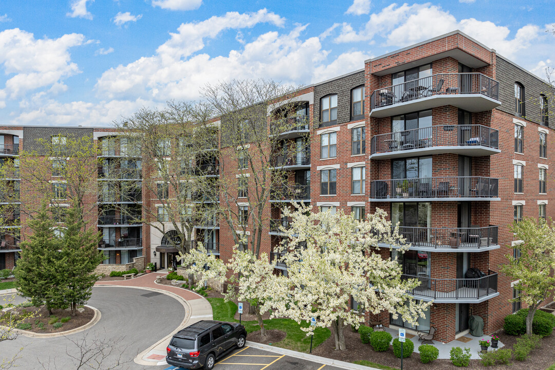 RiverPlace Condominiums in Naperville, IL - Building Photo