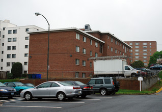 William Watters Apartments in Arlington, VA - Building Photo - Building Photo