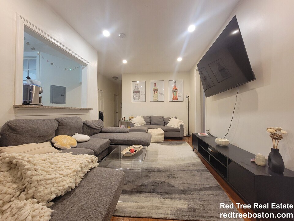 60 Egmont St in Brookline, MA - Foto de edificio