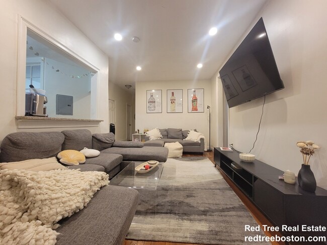 60 Egmont St in Brookline, MA - Building Photo - Building Photo