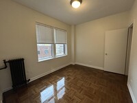 538 W Cornelia Ave, Unit 501 in Chicago, IL - Building Photo - Building Photo