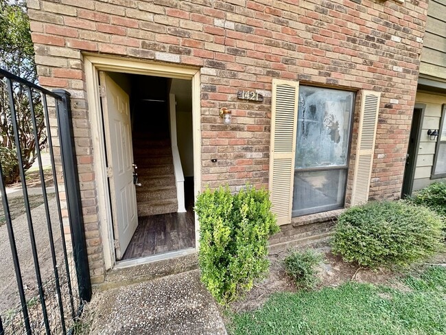 property at 1421 S 11th St