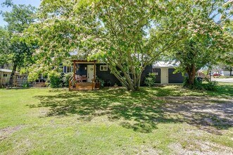 124 Oakridge Dr in Weatherford, TX - Building Photo - Building Photo