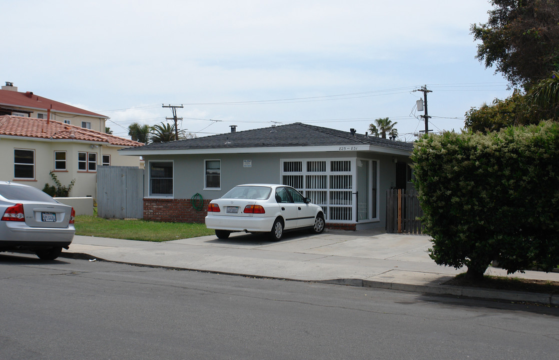 825-831 Diamond St in San Diego, CA - Foto de edificio