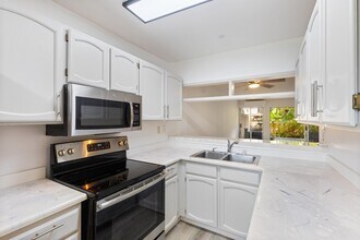 444 Lunalilo Home Rd in Honolulu, HI - Building Photo - Building Photo