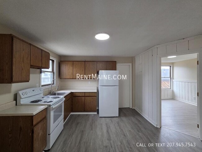 132 Spring St in Auburn, ME - Building Photo - Building Photo