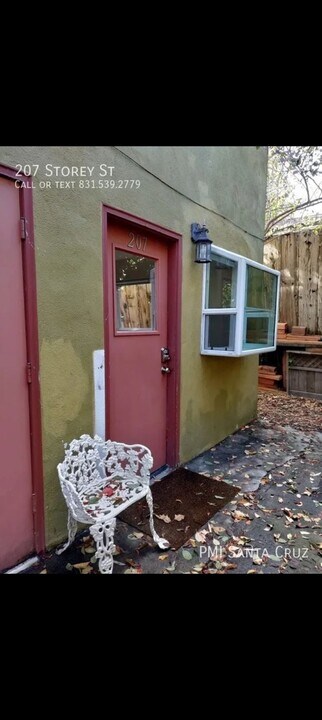 207 Storey St in Santa Cruz, CA - Building Photo