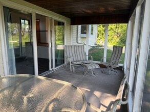 697 Sunset Beach Rd in Suamico, WI - Building Photo - Building Photo