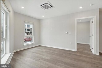 3449 Scotts Ln, Unit B202 in Philadelphia, PA - Building Photo - Building Photo