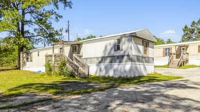 8460 Old Percival Rd in Columbia, SC - Foto de edificio - Building Photo