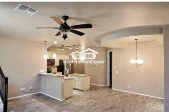 2019 E Heartwood Ln in Phoenix, AZ - Building Photo - Building Photo