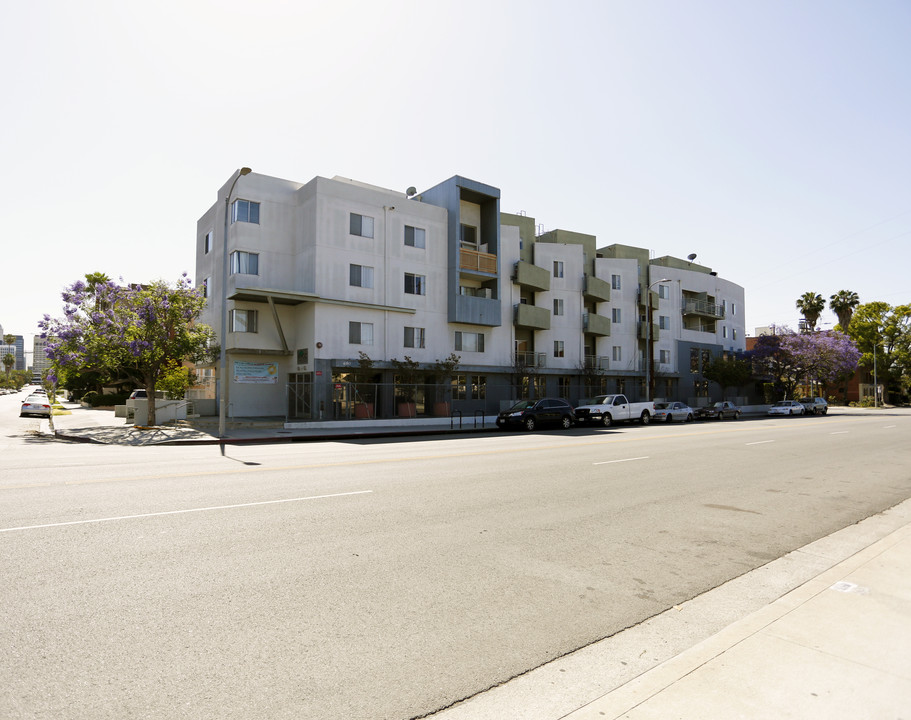 3986 Ingraham St in Los Angeles, CA - Building Photo