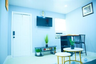 6036 Polk St, Unit 2 in Hollywood, FL - Building Photo