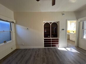 1436 Pine St in Paso Robles, CA - Building Photo - Building Photo