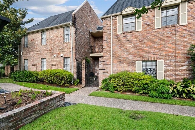 property at 4948 Post Oak Timber Dr