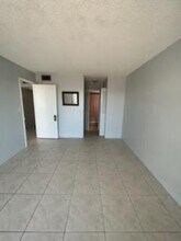 2731 Taft St in Hollywood, FL - Building Photo - Building Photo