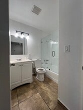 1447 E Windsor Rd in Glendale, CA - Building Photo - Building Photo