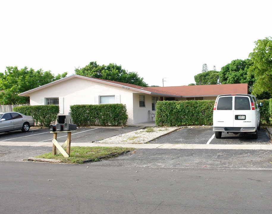 5950 NW 19th Ct in Fort Lauderdale, FL - Building Photo