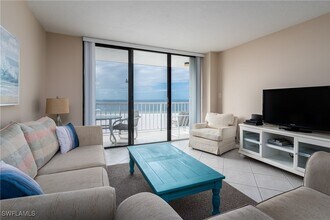 260 Seaview Ct in Marco Island, FL - Building Photo - Building Photo