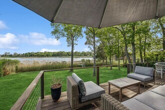 8 S Harbor Dr in Sag Harbor, NY - Building Photo - Building Photo