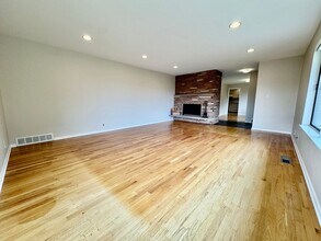 3116 W Emerson St in Seattle, WA - Building Photo - Building Photo