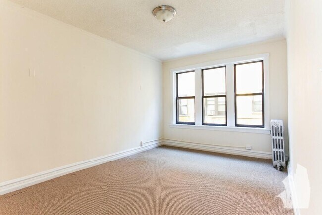 1530 N Kedzie Ave in Chicago, IL - Building Photo - Building Photo