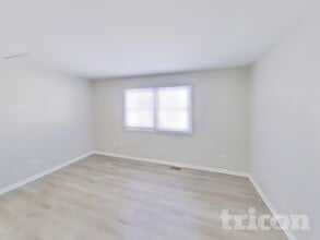 24882 W Forest Dr in Lake Villa, IL - Foto de edificio - Building Photo