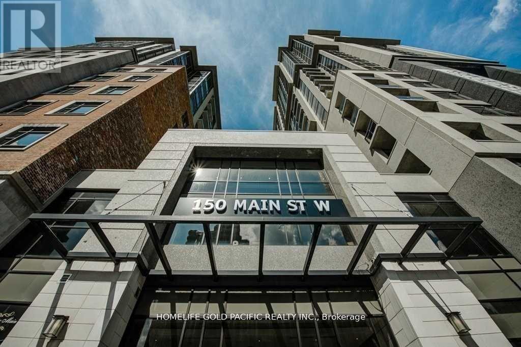 150 Main St W in Hamilton, ON - Building Photo