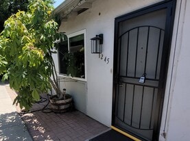 1245 Lyons Ln in El Cajon, CA - Building Photo