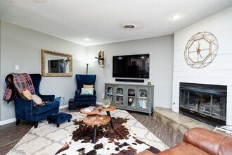 5209 16th St in Lubbock, TX - Foto de edificio - Building Photo