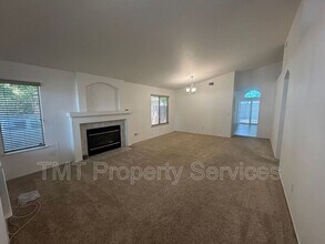 6512 Canyon Creek Way in Elk Grove, CA - Building Photo - Building Photo