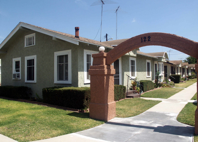 116-122 W Florence Ave in La Habra, CA - Building Photo - Building Photo