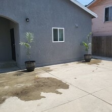 2906-2902 S Palm Grove Ave in Los Angeles, CA - Building Photo - Building Photo