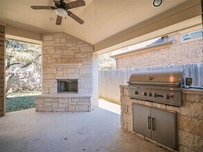 1235 Falling Hills Dr in Georgetown, TX - Building Photo - Building Photo