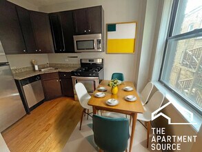 4242 N Sheridan Rd in Chicago, IL - Building Photo - Building Photo