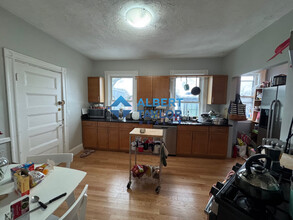 3 Kinnaird St, Unit 3 in Cambridge, MA - Foto de edificio - Building Photo