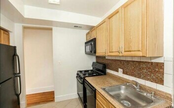 1423 E St NE in Washington, DC - Building Photo - Building Photo