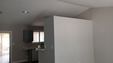 679 Burnt Creek Dr NW in Lilburn, GA - Building Photo - Building Photo