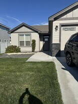 821 E Montana Ave in Hermiston, OR - Building Photo